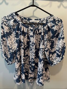 Abercrombie & Fitch Floral Button Down Top